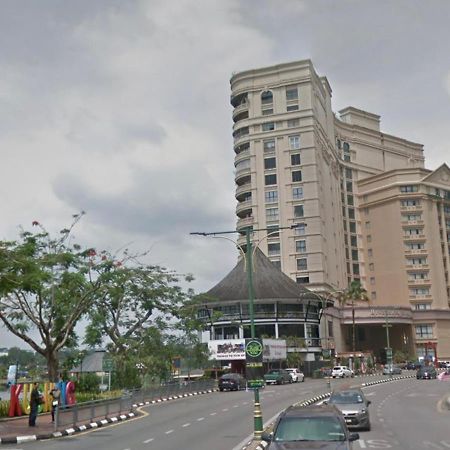 Riverbank Suites Waterfront Kuching Exterior photo