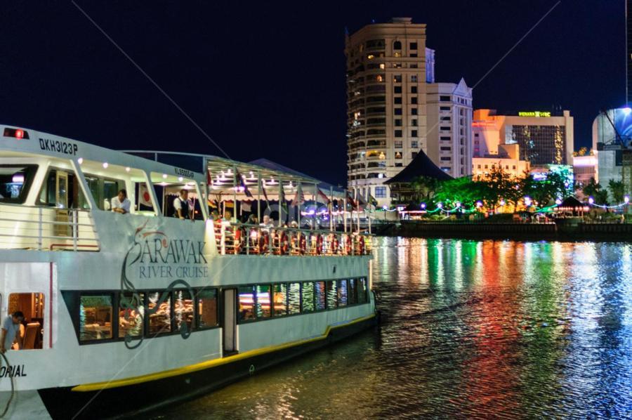 Riverbank Suites Waterfront Kuching Exterior photo